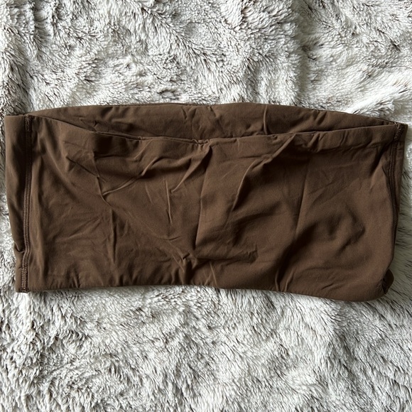 SKIMS Fits Everybody bandeau bra in oxide - Picture 4 of 4